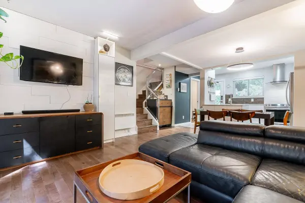 811 Alexander Bay, Port Moody, BC V3H 3R7