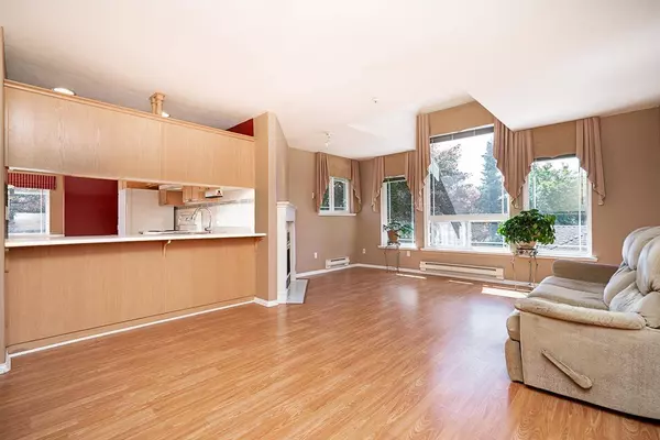 19044 118b AVE #8, Pitt Meadows, BC V3Y 2R2