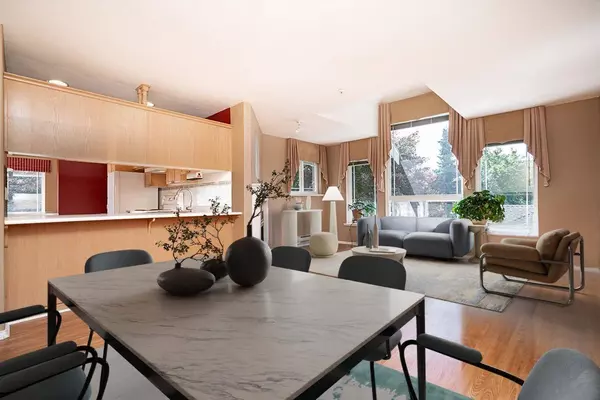 19044 118b AVE #8, Pitt Meadows, BC V3Y 2R2