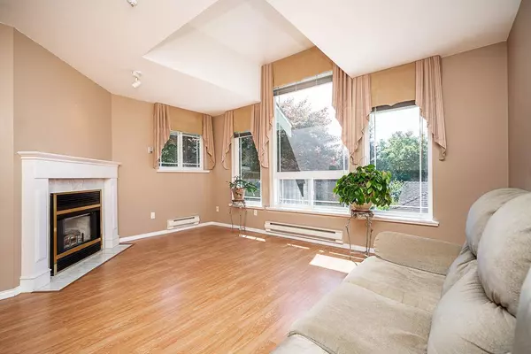 19044 118b AVE #8, Pitt Meadows, BC V3Y 2R2