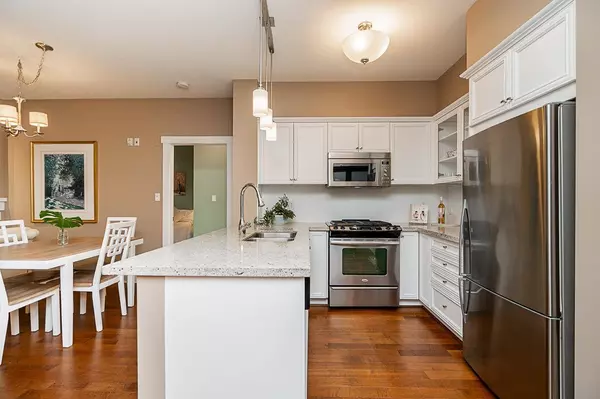 1111 E 27th ST #107, North Vancouver, BC V7J 1S3