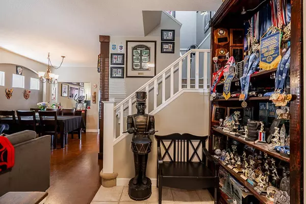 132 Star CRES, New Westminster, BC V3M 6X5