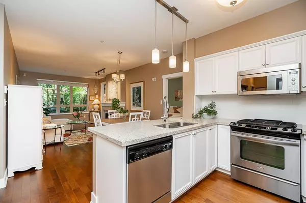 1111 E 27th ST #107, North Vancouver, BC V7J 1S3