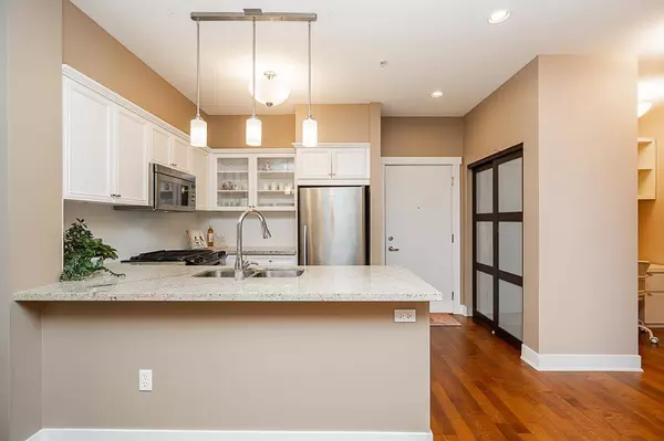 1111 E 27th ST #107, North Vancouver, BC V7J 1S3