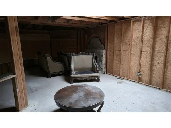 9496 160A STREET, Surrey, BC V4N2P4