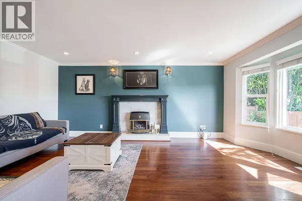 3933 TORONTO STREET, Port Coquitlam, BC V3B6M4