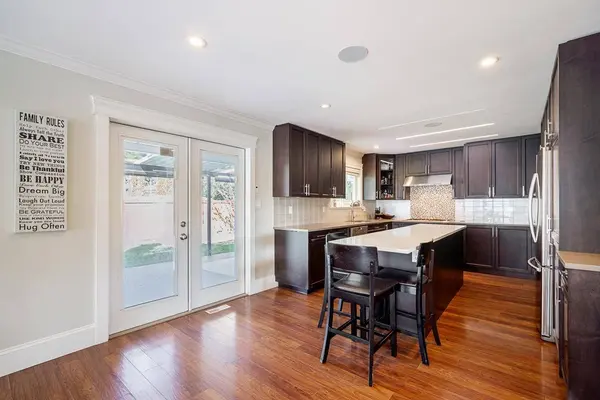3933 Toronto ST, Port Coquitlam, BC V3B 6M4
