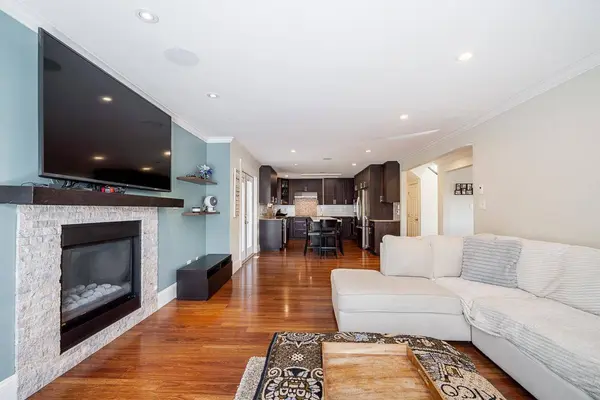3933 Toronto ST, Port Coquitlam, BC V3B 6M4