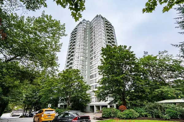 10082 148 ST #2304