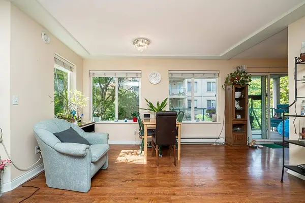 20443 53 AVE #209, Langley, BC V3A7A6