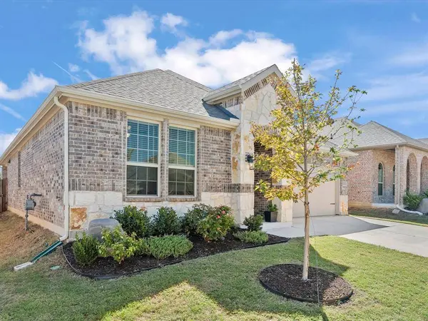 11228 Canyon Oak Street, Aubrey, TX 76227