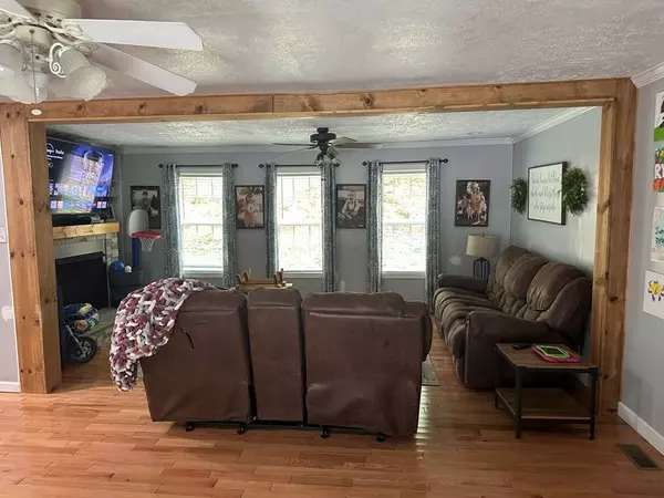 109 Mountain Laural, Mouthcard, KY 41548