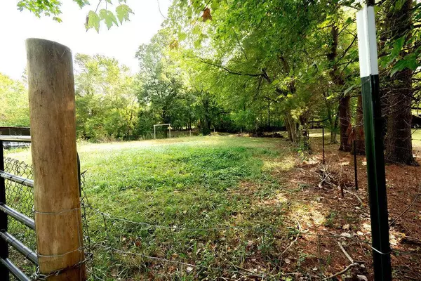 410 College Hill Road, Waco, KY 40385