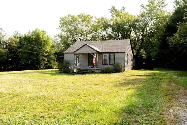 410 College Hill Road, Waco, KY 40385