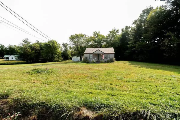 410 College Hill Road, Waco, KY 40385