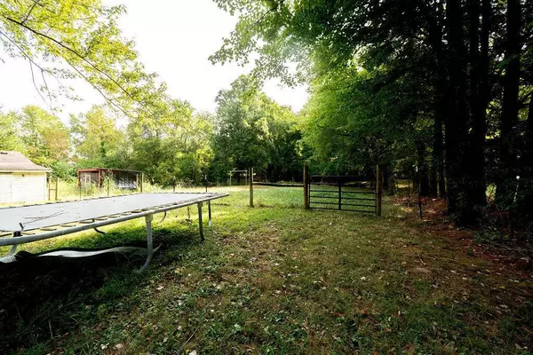 410 College Hill Road, Waco, KY 40385