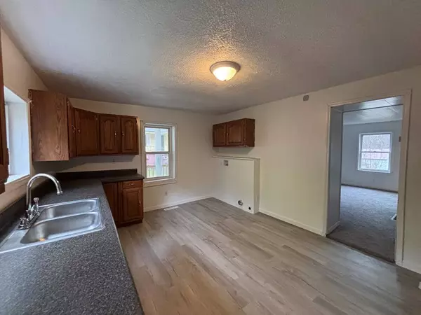 125 Number  3  Hill, Jenkins, KY 41537