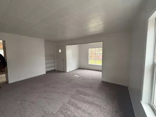 125 Number  3  Hill, Jenkins, KY 41537