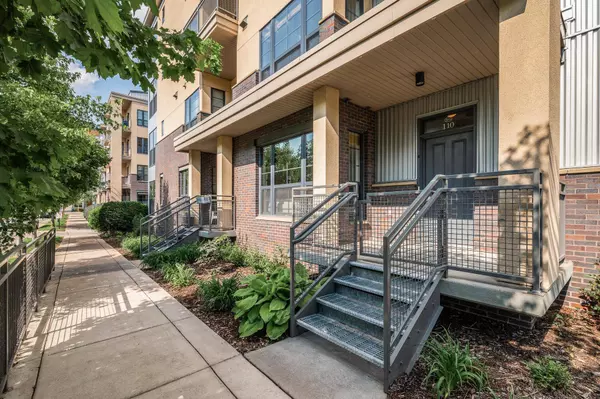 820 Emerald ST #110, Saint Paul, MN 55114