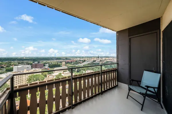 400 Groveland AVE #1810, Minneapolis, MN 55403