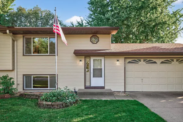 908 Ludwig AVE N, Champlin, MN 55316