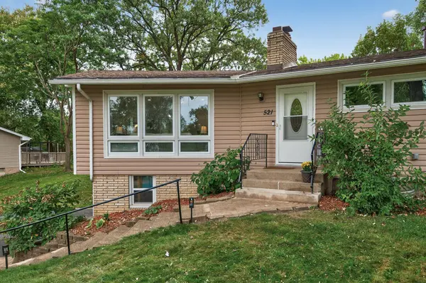 521 Timberland DR, Burnsville, MN 55337