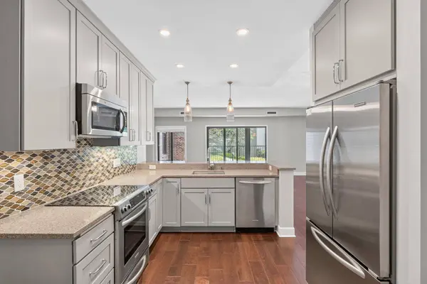 1235 Yale PL #101, Minneapolis, MN 55403