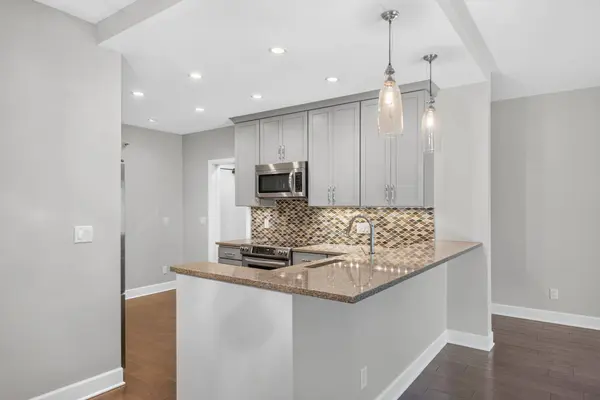 1235 Yale PL #101, Minneapolis, MN 55403