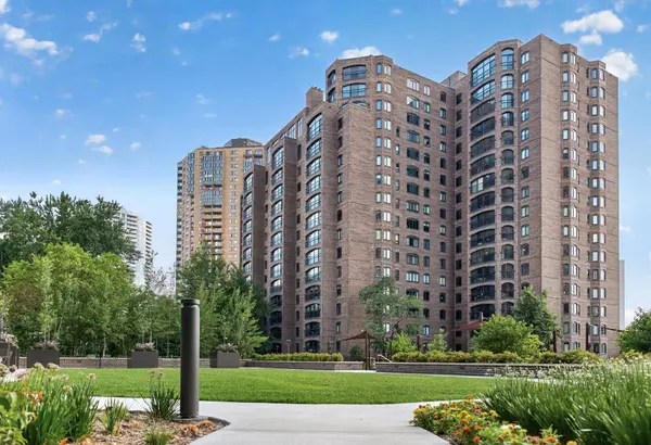 1235 Yale PL #101, Minneapolis, MN 55403