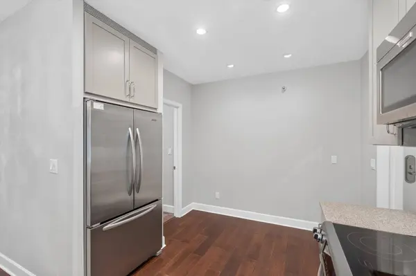 1235 Yale PL #101, Minneapolis, MN 55403
