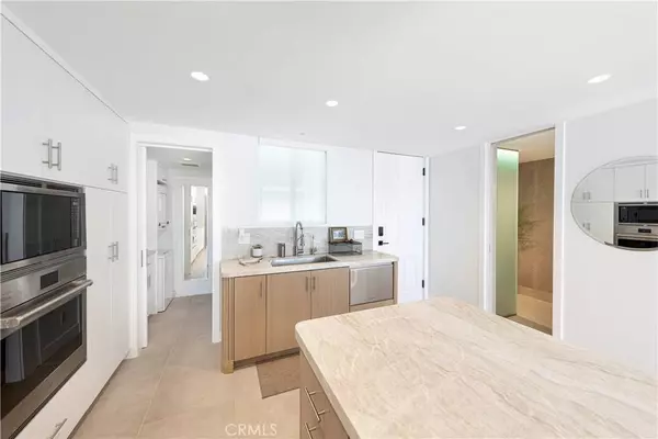 725 Avocado AVE #115, Corona Del Mar, CA 92625