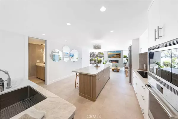 725 Avocado AVE #115, Corona Del Mar, CA 92625