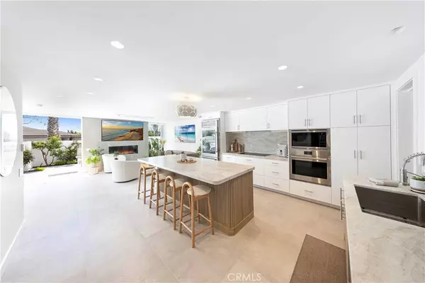 725 Avocado AVE #115, Corona Del Mar, CA 92625