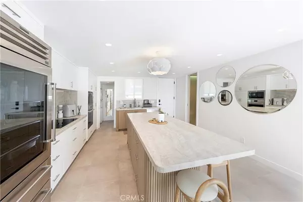 725 Avocado AVE #115, Corona Del Mar, CA 92625