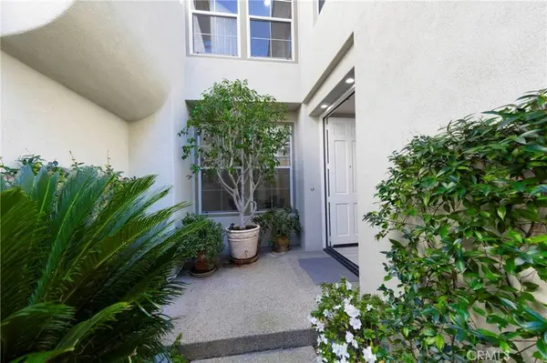 28 Brigmore Aisle, Irvine, CA 92603