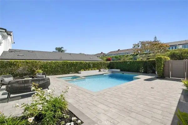 2433 Blackthorn ST, Newport Beach, CA 92660