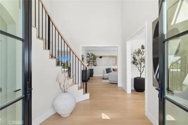 2433 Blackthorn ST, Newport Beach, CA 92660