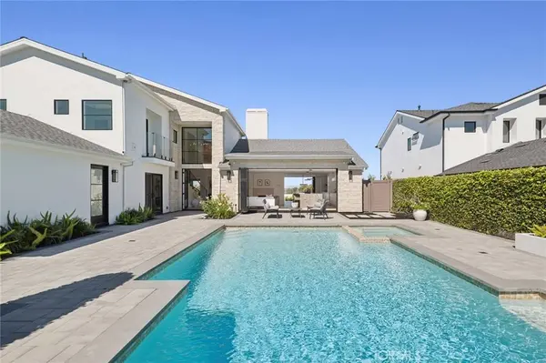 2433 Blackthorn ST, Newport Beach, CA 92660