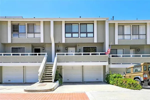 14 Swift CT #204, Newport Beach, CA 92663