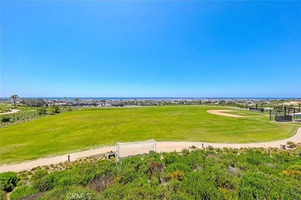 14 Swift CT #204, Newport Beach, CA 92663
