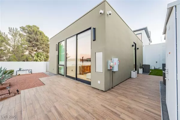 7815 W La Madre WAY, Las Vegas, NV 89149