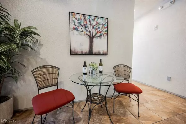 9213 Las Manaitas AVE #301, Las Vegas, NV 89144