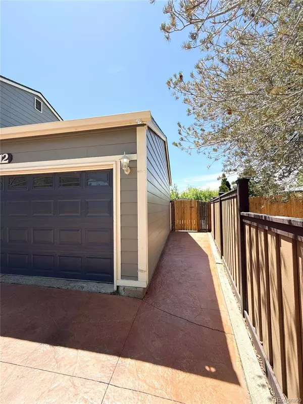 17212 E Oberlin PL, Aurora, CO 80013