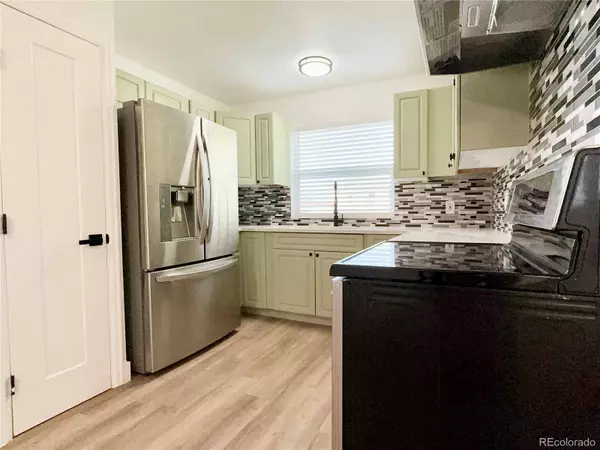 1738 Ceylon ST, Aurora, CO 80011