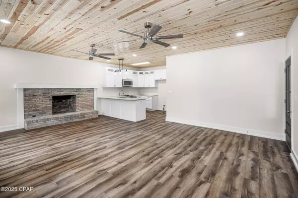 3810 W 17th ST, Panama City, FL 32401