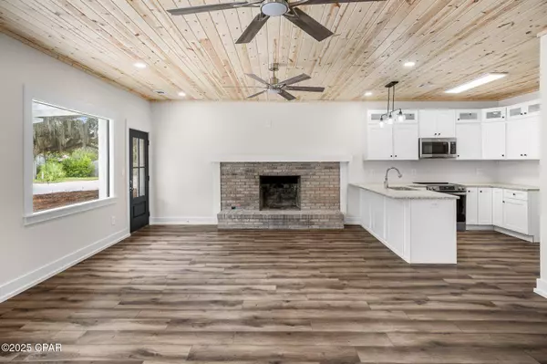 3810 W 17th ST, Panama City, FL 32401