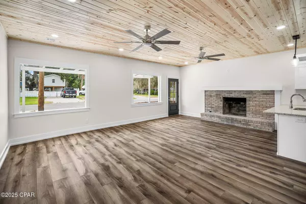 3810 W 17th ST, Panama City, FL 32401