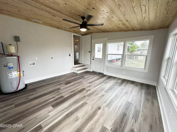 6 Harvard CIR, Panama City, FL 32405