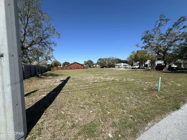 8620 N Lagoon DR, Panama City Beach, FL 32408