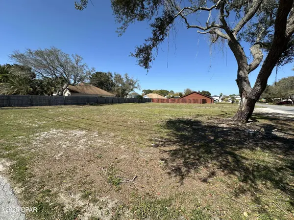 8620 N Lagoon DR, Panama City Beach, FL 32408